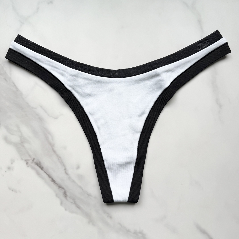 NWT PINK VICTORIA'S SECRET SEAMLESS HIGH-LEG SMOOTH THONG PANTY IN WHITE W/